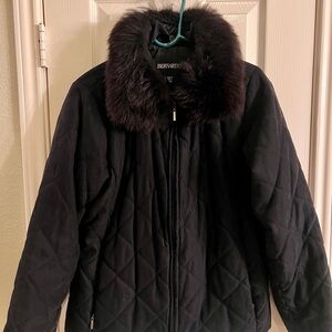 Bernardo Women's Black Quilted Puffer Jacket with removable Faux Fur Collar-M